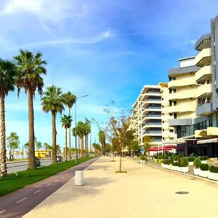 Sea-side Lejlighed *